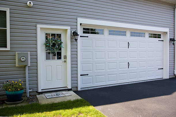 24/7 Emergency Garage Door Panel Replacement experts in Lincoln County County, ME